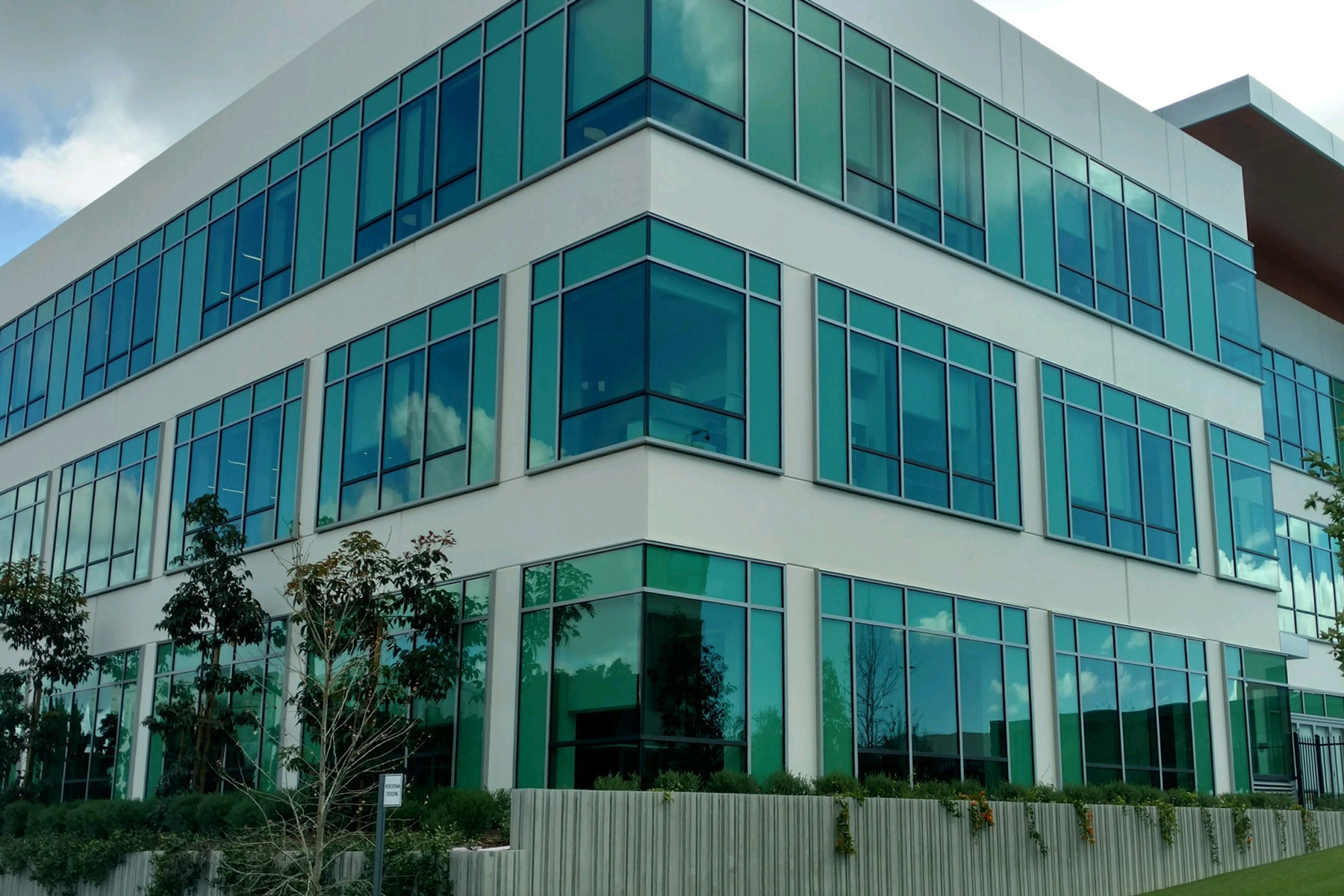 Insulated Gallery 001 Viasat Hq Carlsbad Ca Ags Socal Glass 003