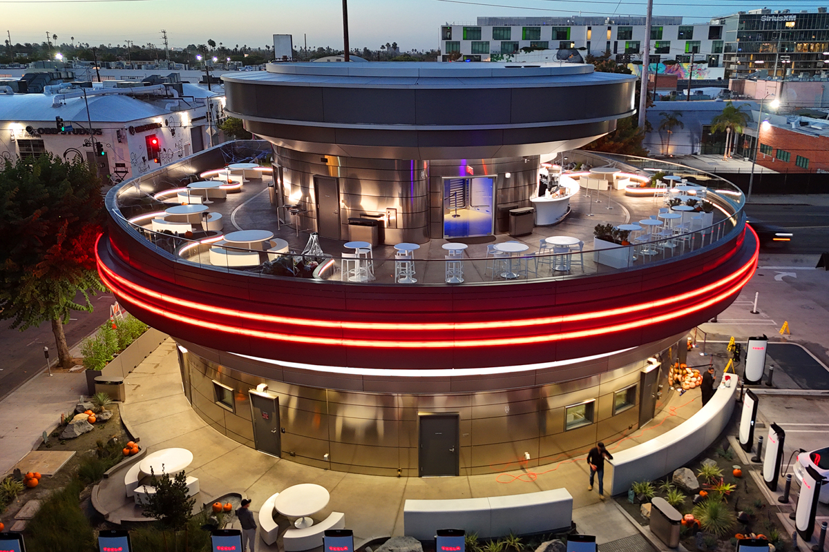 09 Tesla Diner Los Angeles Exterior