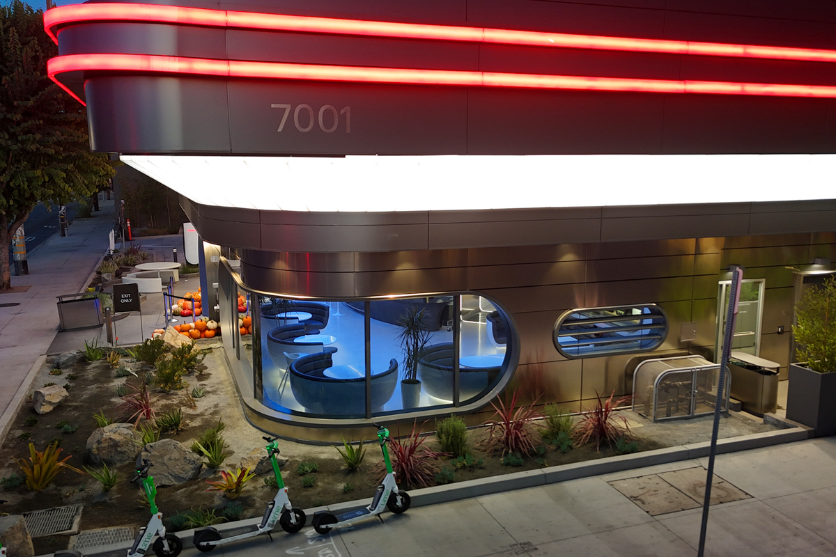 11 Tesla Diner Los Angeles Exterior