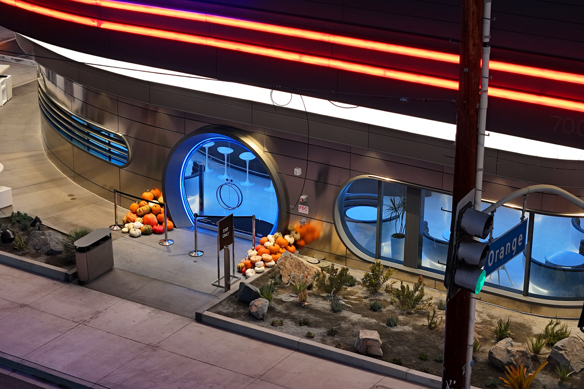 17 Tesla Diner Los Angeles Exterior