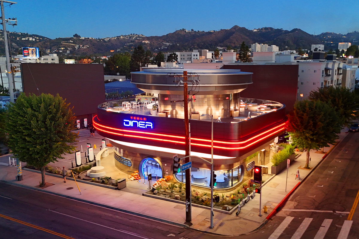 19 Tesla Diner Los Angeles Exterior