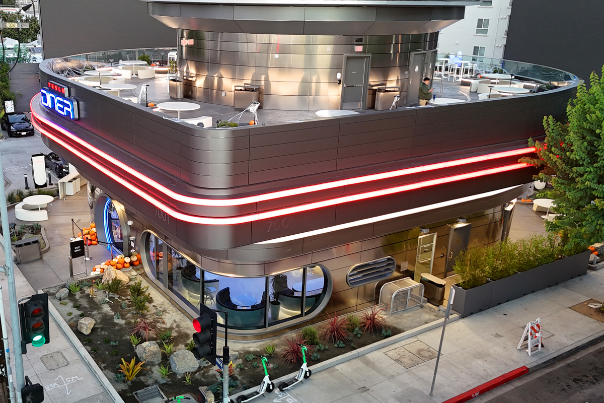 21 Tesla Diner Los Angeles Exterior
