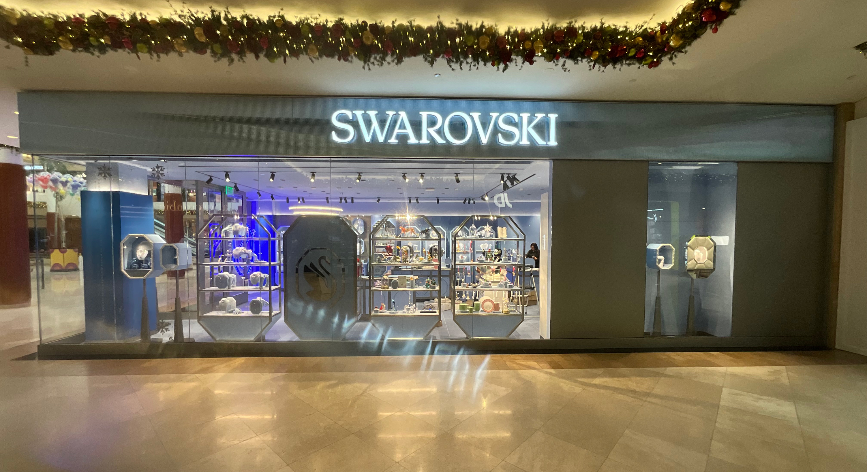 Swarovski South Coast Plaza Costa Mesa 004 Hero